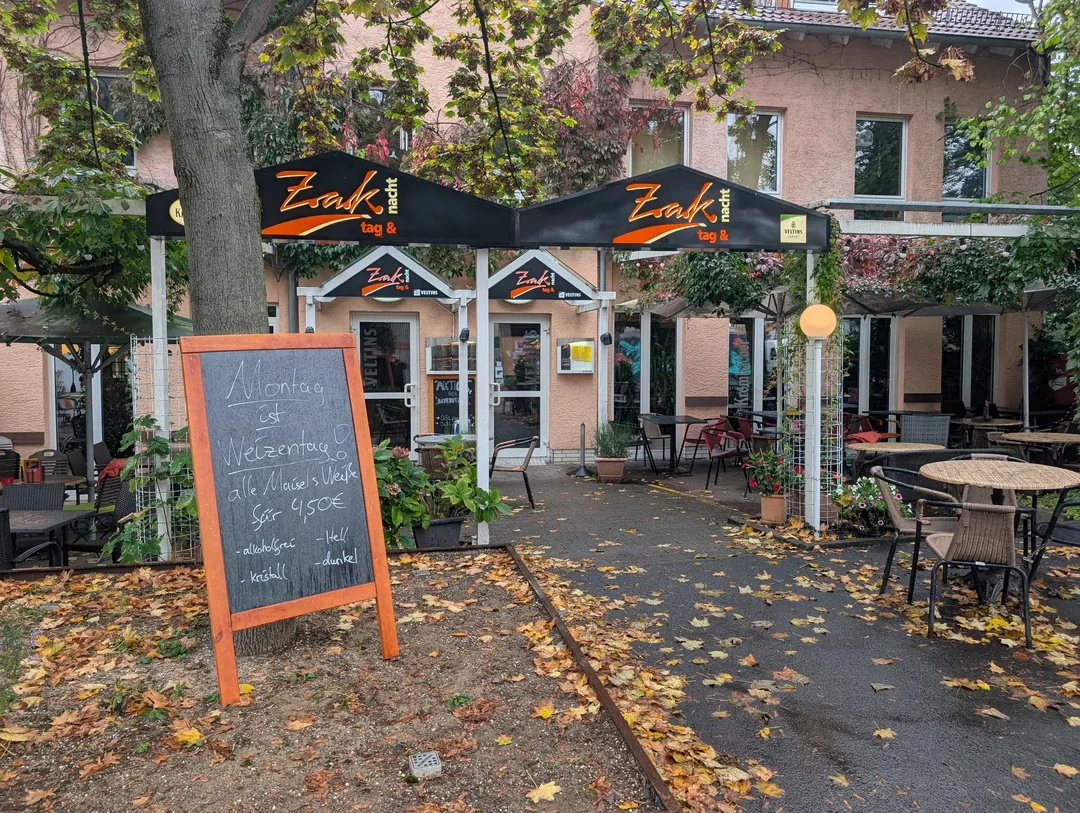Der Hof vom Zak am Vormittag
